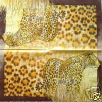 Leopard mir Fell-Hintergrund